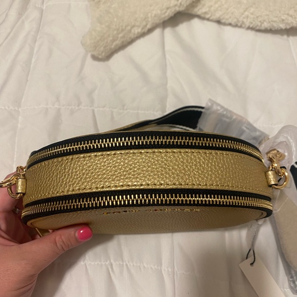 MARC JACOBS Metallic Oval Coated Leather Crossbody Bag - Picture 5 of 8